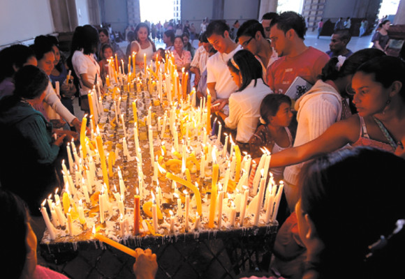 Hondureños llegan hoy a venerar a la Virgencita