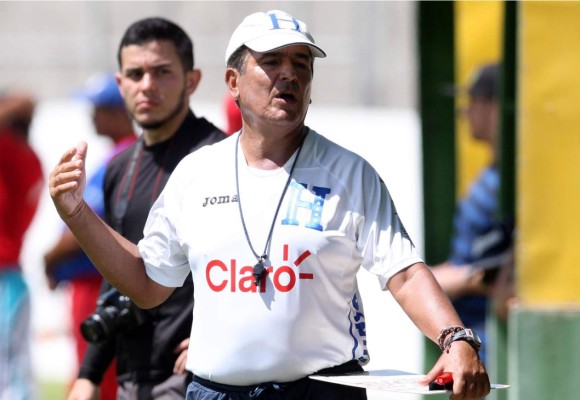 El tremendo enfado de Pinto con un aficionado en Comayagua