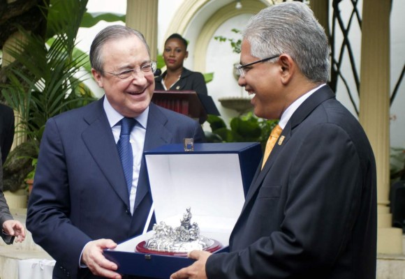 Florentino Pérez recibe la llave de la Ciudad de Panamá