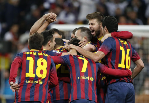 Messi resucita al Barça y lo reengancha a la lucha por el título