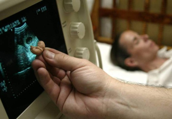 Fiscalía acusa a una mujer en Honduras por el delito de aborto