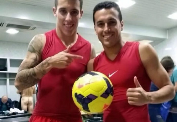 El despiste de Tello al subir una indiscreta foto en el vestuario