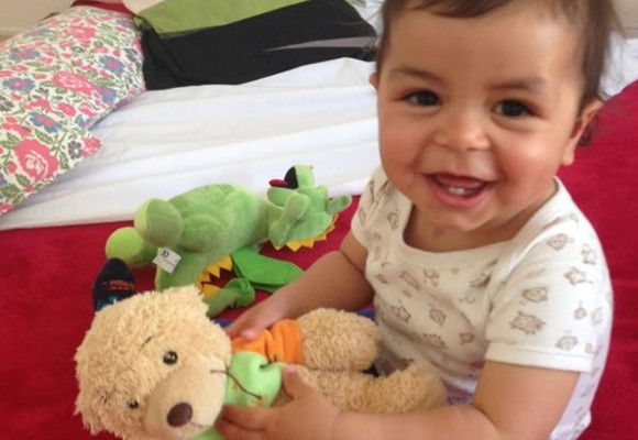 Madre hondureña desesperada pide a gritos ayuda para su pequeño Noah