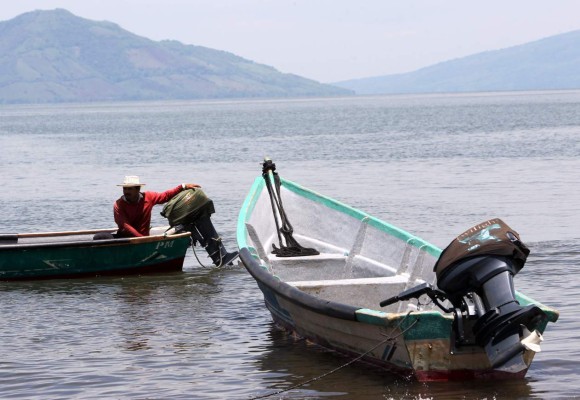 Naval de Nicaragua captura a cuatro pescadores hondureños