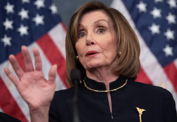 Pelosi dice que no está lista para nombrar delegados para juicio a Trump en Senado