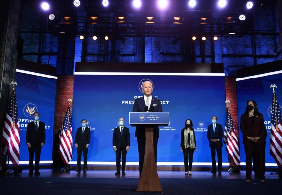 Biden presenta su Gabinete y anuncia que 'EEUU está de regreso para liderar al mundo'