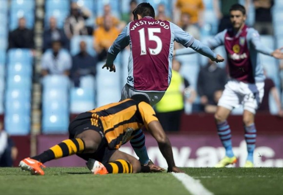 El Hull City de Maynor Figueroa pierde, pero acaricia la salvación