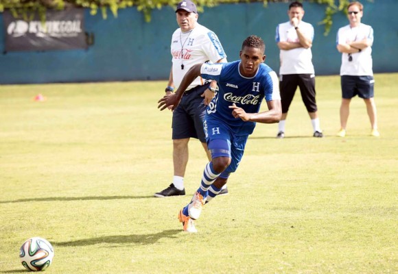 Bryan Beckeles dejará la piel por ser titular con Honduras en Brasil