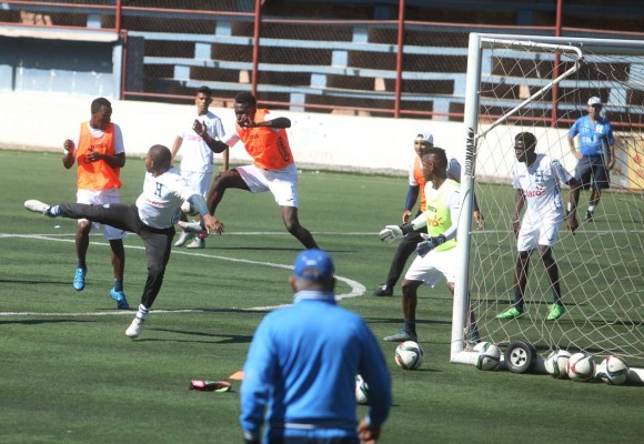Jorge Luis Pinto: 'Voy a analizar la propuesta de Chile”