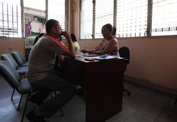 Con créditos benefician a 2,550 microempresarios