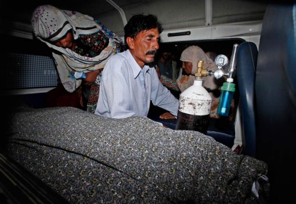 Lapidan a mujer embarazada por casarse con hombre que amaba