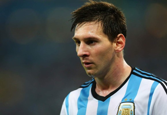 Policía es condenado a prisión por publicar pasaporte de Messi