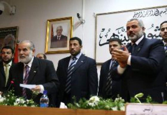 Parlamento palestino aprueba coalición Hamas-Fatá