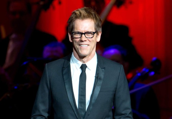 Kevin Bacon exige más desnudos para los hombres