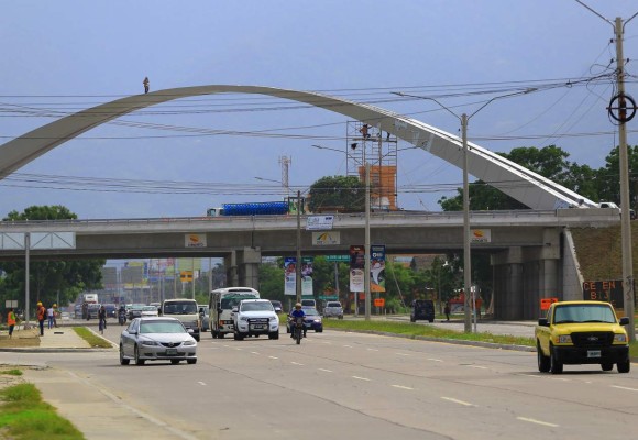 Conductores ahorrarán media hora por obras en bulevares