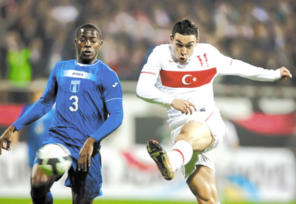Honduras tropezó en Turquía