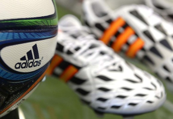 Adidas se plantea dejar de patrocinar a la FIFA por el escándalo de corrupción