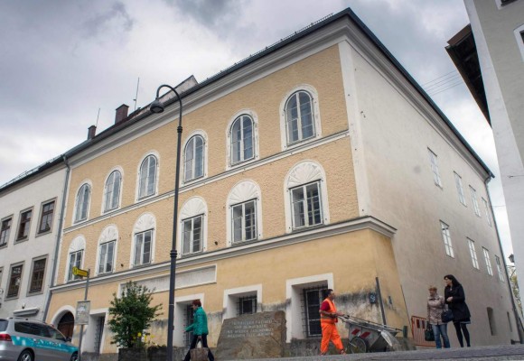 Austria decide derribar la casa natal de Adolf Hitler