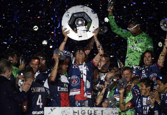 El PSG finaliza la temporada goleando y celebrando con el título