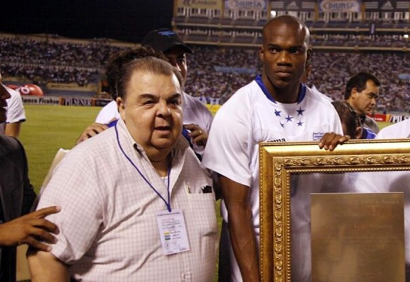 David Suazo tras la muerte de Ferrari: 'Mi agradecimiento infinito por lo que representó para mí y mi carrera'