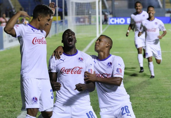 Olimpia se bajó al Motagua y se quedó con el liderato