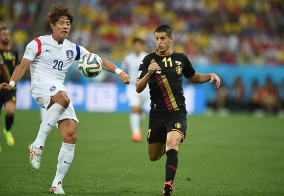 Bélgica derrumba a una inofensiva Corea del Sur y pasa de primera