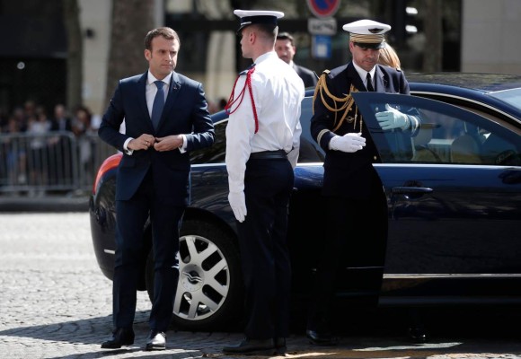 Macron se reúne con su 'amigo' Trump entre profundos desacuerdos