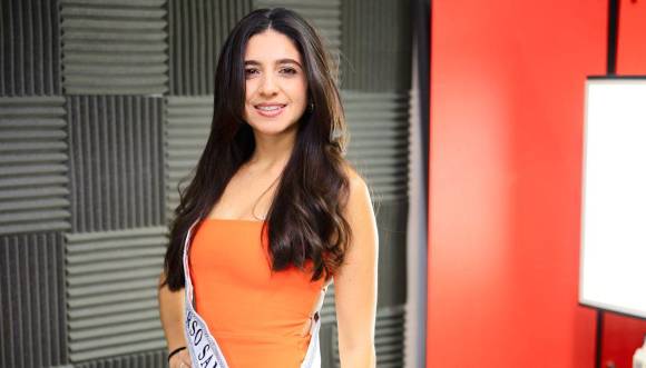 Con la mirada puesta en sus metas, Claudia Canahuati está convencida de que el verdadero triunfo consiste en inspirar a otras personas a perseguir sus metas con disciplina, autenticidad y la valentía de creer en sí mismas.