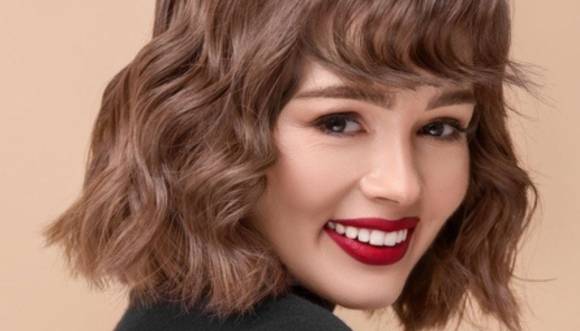 Es un tono que aporta uniformidad y movimiento sin imponer un cambio radical.