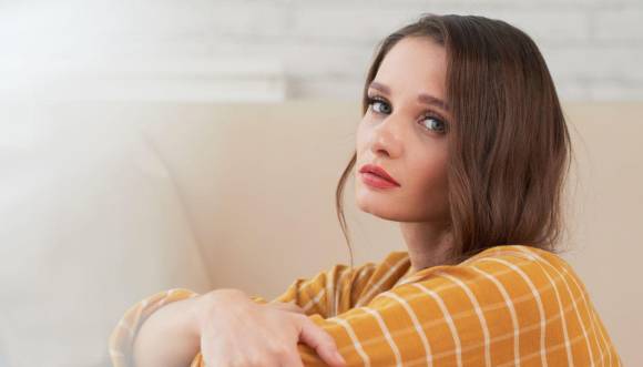 Los días tristes no se resuelven con cinco pasos. Pero a veces una cosa pequeña es suficiente para que el día pese un poco menos. Y eso ya importa.