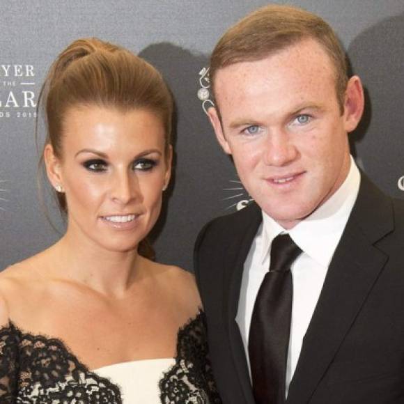 Coolen Rooney (65 de 100)<br/>Con más de dos millones de seguidores en las redes sociales y un libro a su nombre, la esposa de Wayne Rooney (quien desde enero de 2021 dirige al Derby County F. C. de la EFL Championship) posee más de 13.5 millones de dólares.