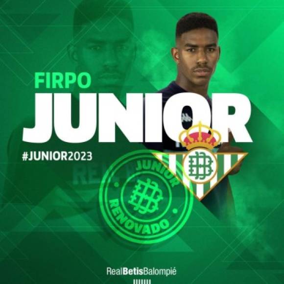 Junior Firpo renueva con el Real Betis hasta 2023. El futbolista dominicacno llegó a la cantera en 2014.