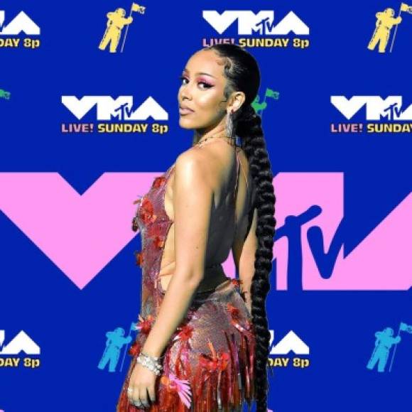 In this handout image courtesy of ABC singer Doja Cat arrives for the 2020 American Music Awards aired from the Microsoft theatre on November 22, 2020 in Los Angeles. (Photo by - / American Broadcasting Companies, Inc. / ABC / AFP) / RESTRICTED TO EDITORIAL USE - MANDATORY CREDIT 'AFP PHOTO / Courtesy of ABC' - NO MARKETING - NO ADVERTISING CAMPAIGNS - DISTRIBUTED AS A SERVICE TO CLIENTS
