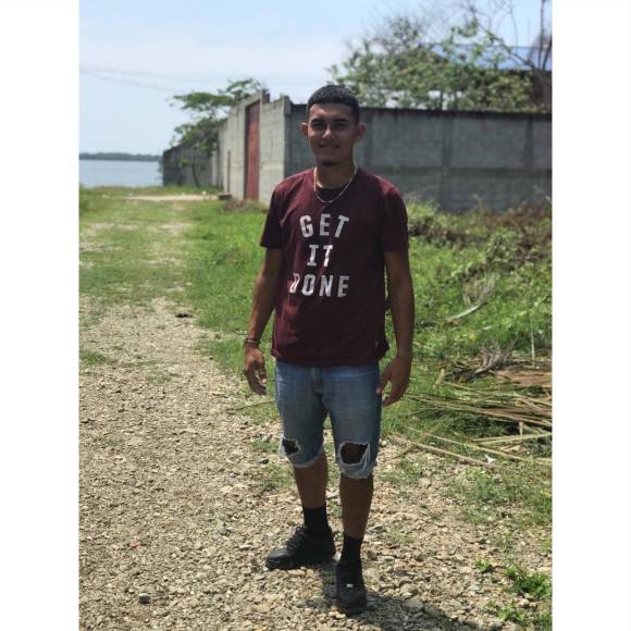 Joseph, que residía en el barrio Copén, cayó tendido en una acera, mientras que el guardia, aún no identificado, fue detenido por la Policía.