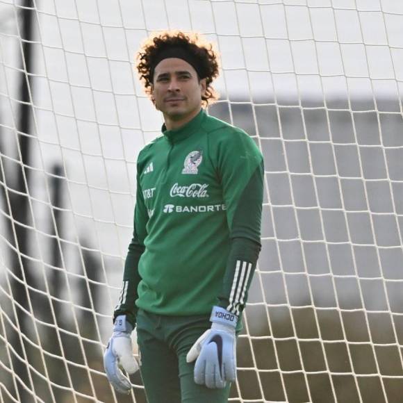 Guillermo Ochoa tendrá en Qatar el quinto Mundial de su carrera. 