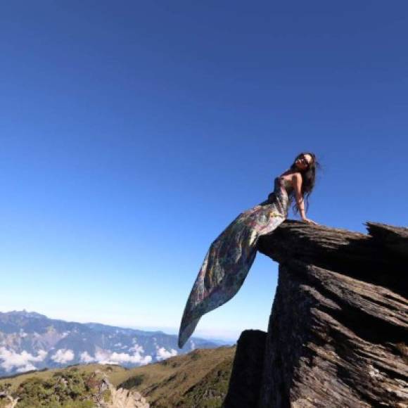 Sin embargo, un día antes de su accidente, publicó una imagen de sus piernas en Instagram mostrando varios rasguños y moretones que se había realizado al resbalar en la peligrosa montaña.