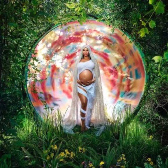 Este 20 de julio, Minaj, de 37 años, publicó varias fotos en donde muestra el avanzado estado de su primer embarazo.