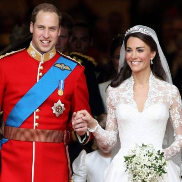 El príncipe William y Kate se casaron el 29 de abril del 2011, en una boda real que renovó la monarquía británica y que fue seguida por más de 300 millones de personas en todo el mundo.