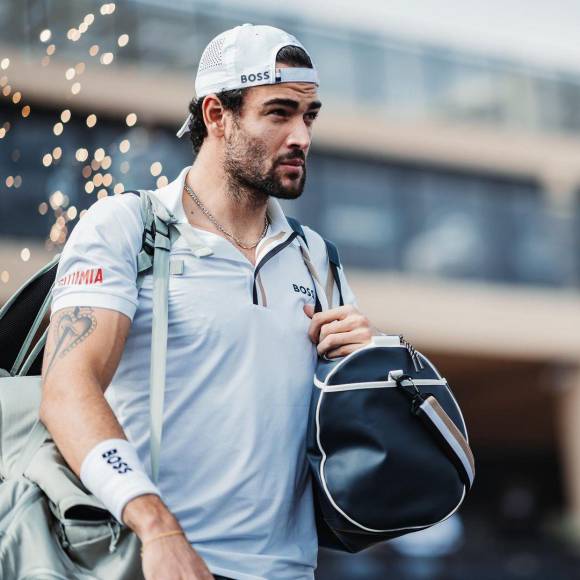 Matteo Berrettini, tenista número 14 del mundo, viene siendo uno de los grandes protagonistas de la prensa del corazón en Italia durante los últimos meses tras confirmarse su romance con la modelo Melissa Satta, también presentadora de televisión que se dio a conocer después de mantener una larga relación con Kevin-Prince Boateng, con el que tuvo un hijo.