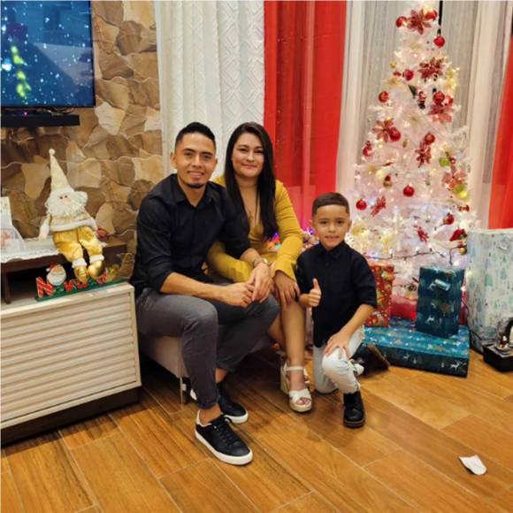 Diego Rodríguez, lateral izquierdo del Victoria, estuvo en la Nochebuena con su familia.