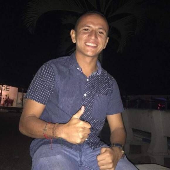 Álvaro Romero: En su momento fue llamado el 'Roberto Carlos' de Honduras por su parecido físico al lateral brasileño; hoy podría volver a la Liga Nacional ya que estaría reforzando al Honduras Progreso.