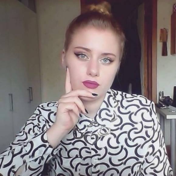 AA la sueca tampoco le gusta que la encanillen que es la doble de Adele por eso por medio de su maquillaje busca su propio estilo.