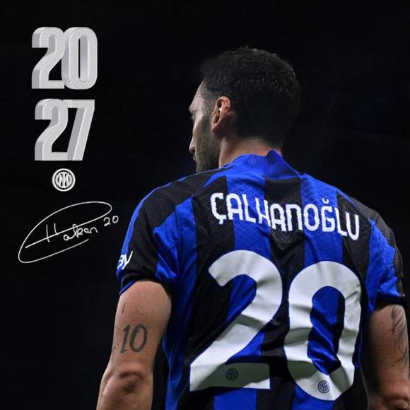 El Inter de Milán ha oficializado también la renovación de Hakan Calhanoglu. El turco defenderá la elástica nerazzurri hasta junio de 2027.