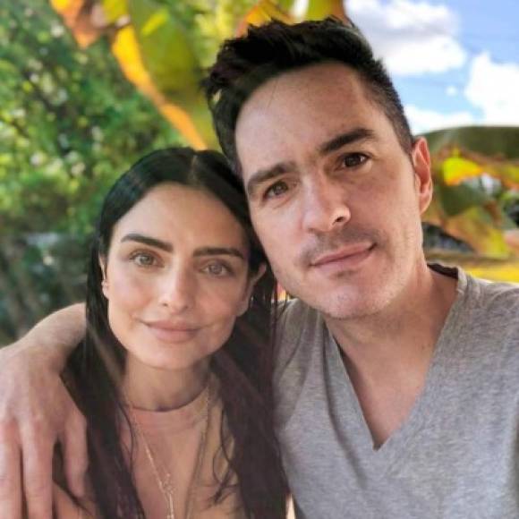 Aislinn Derbez y Mauricio Ochmann anunciaron su separación en marzo de 2020. En ese momento dijeron ambos seguirían siendo buenos amigos por el bien de su hija Kailani.