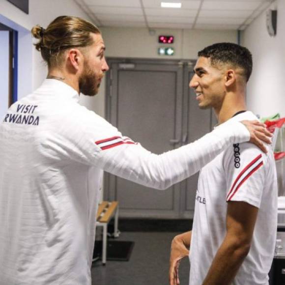Sergio Ramos se reencontró con el lateral Achraf Hakimi, jugador que también fue fichado por el PSG. Ambos jugadores fueron compañeros en el camerino del Real Madrid.
