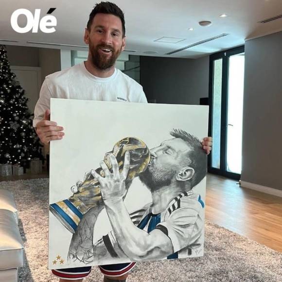 Previamente a su llegada a París, Messi recibió una obra de arte por parte de Julieta Alaniz. Un gran regalo a destacar.