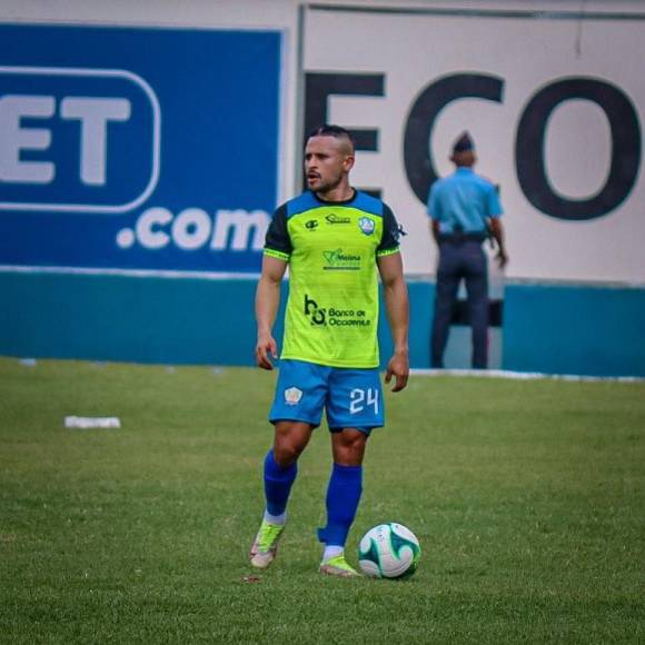 Omar Elvir: El lateral izquierdo finalizó su contrato con el Olancho FC por lo que es agente libre. 