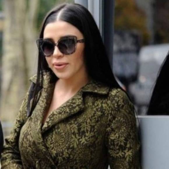 La ex reina de belleza, a la que medios estadounidenses comparan con Kim Kardashian, tiene prohibida las visitas a Guzmán Loera y recientemente el juez Brian Cogan rechazó una petición del capo para poder abrazarla.