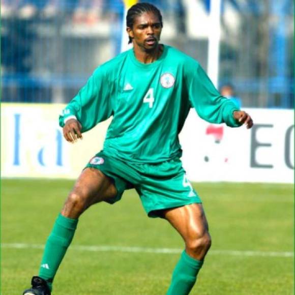 Nwankwo Kanu: En 1996, tras los Juegos Olímpicos, al delantero nigeriano se le descubrió un defecto congénito en el corazón. Fue sometido a una operación en la que se le sustituyó la arteria aórtica. Estuvo seis meses de baja pero se recuperó perfectamente.