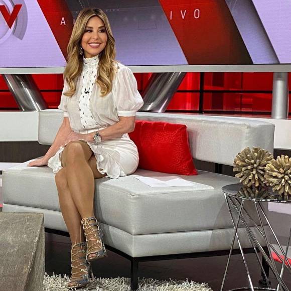 La presentadora aprovechó la ocasión para dejar claro que “a mí no me pagó ni Telemundo ni Miss Universo para ir y ser parte del jurado”.